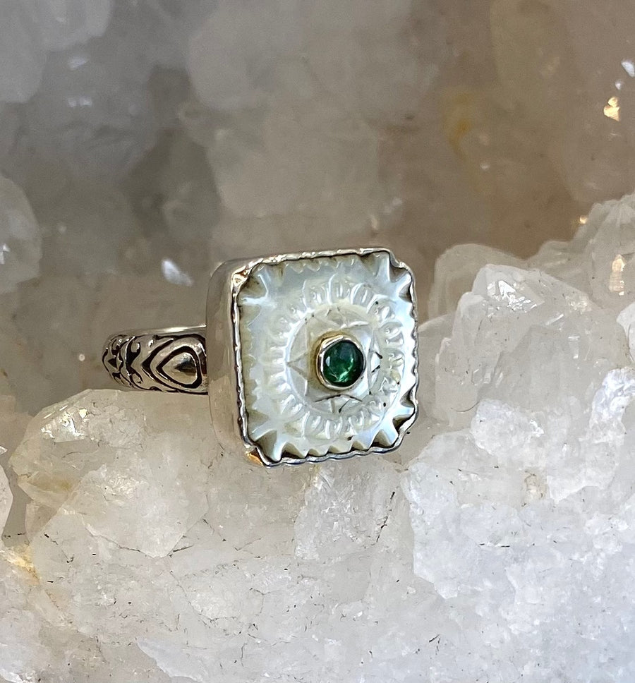 Victorian Carved Tinted Shell Button w/ Emerald Facet Center set in Sterling Silver Ring Size 7