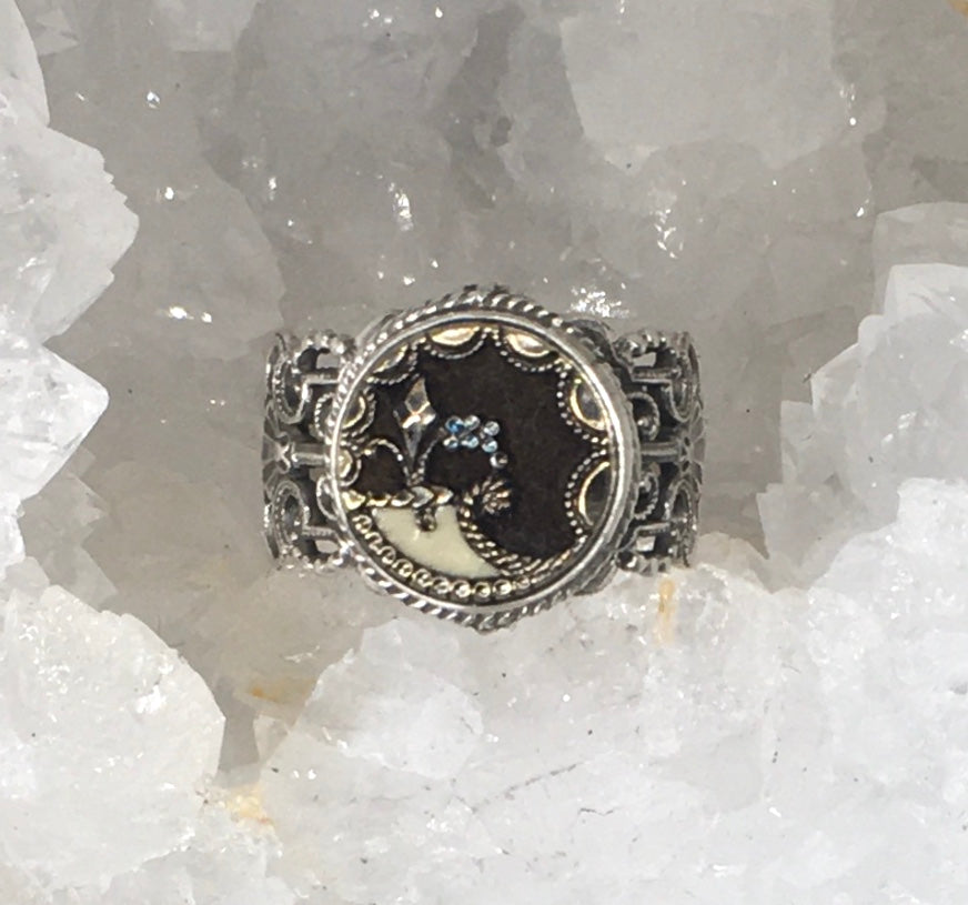Victorian Perfume Button w/ Fleur Du Lys Button set in Sterling Silver Filigree Ring Design Size 7.5