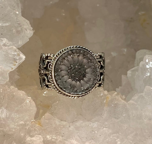 Victorian Antique Button Czech Lacy Glass set in Sterling Silver Filigree Ring Size 7-1/2