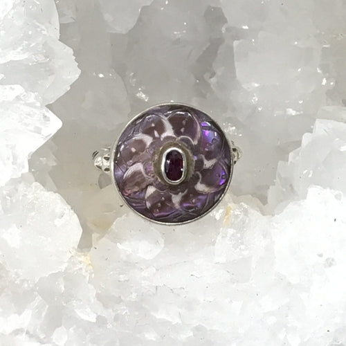 Victorian Carved Tinted Shell Button w/ Facet Garnet Center set in Sterling Silver Ring Design Size 8