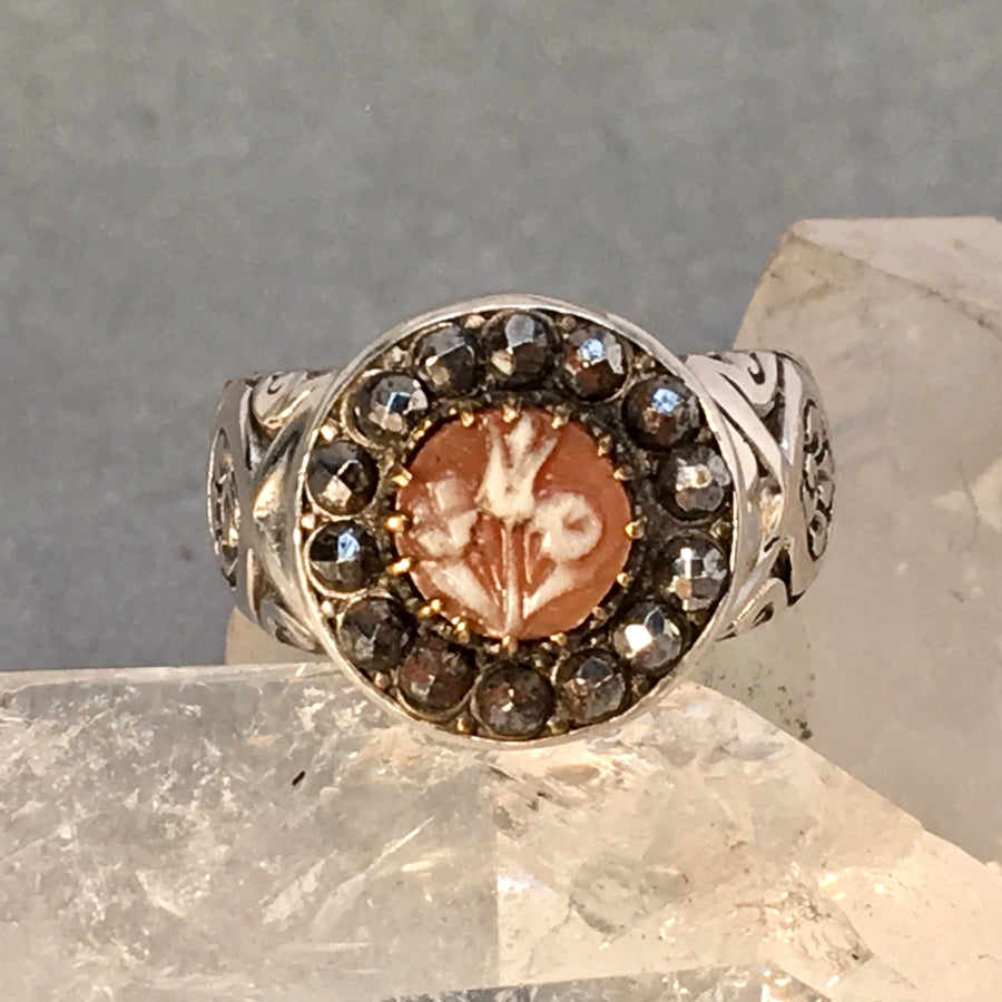Carved Shell Floral w/ Steel Facet Border Ring Size 7