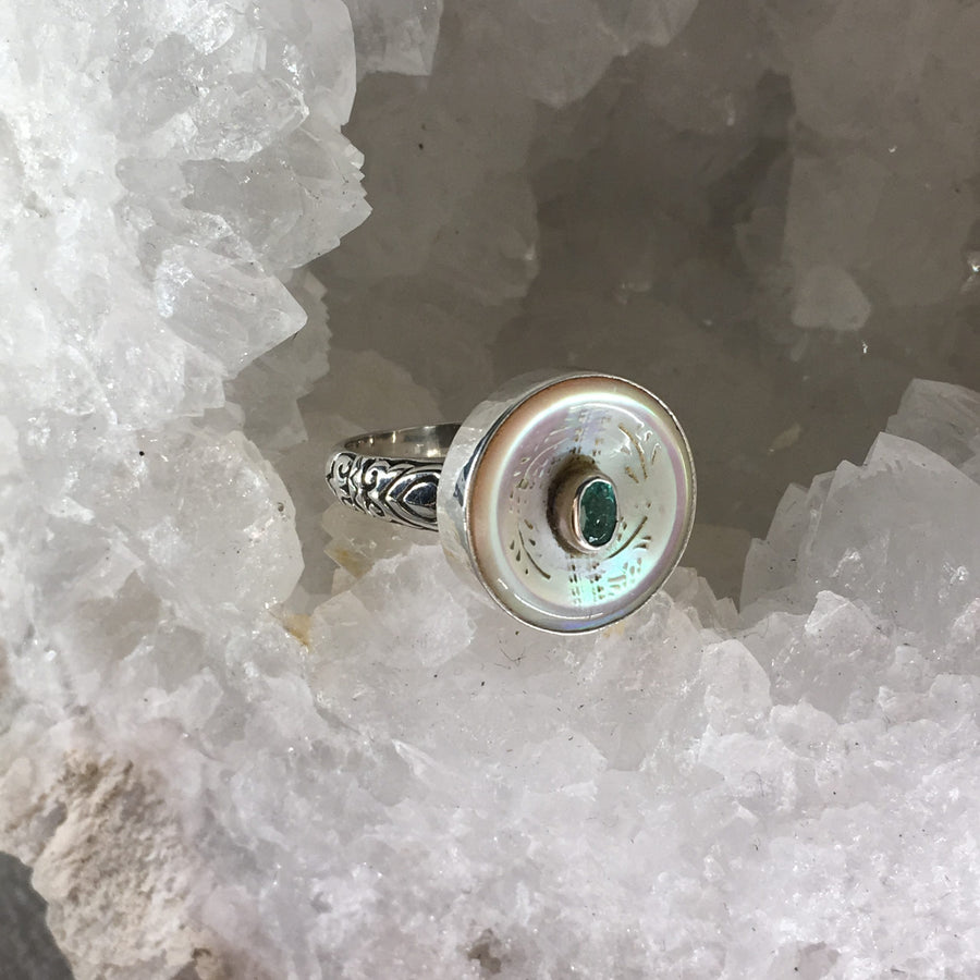 Victorian Carved Pearl w/ Emerald Stone Center set in Sterling Silver Ring Size 7